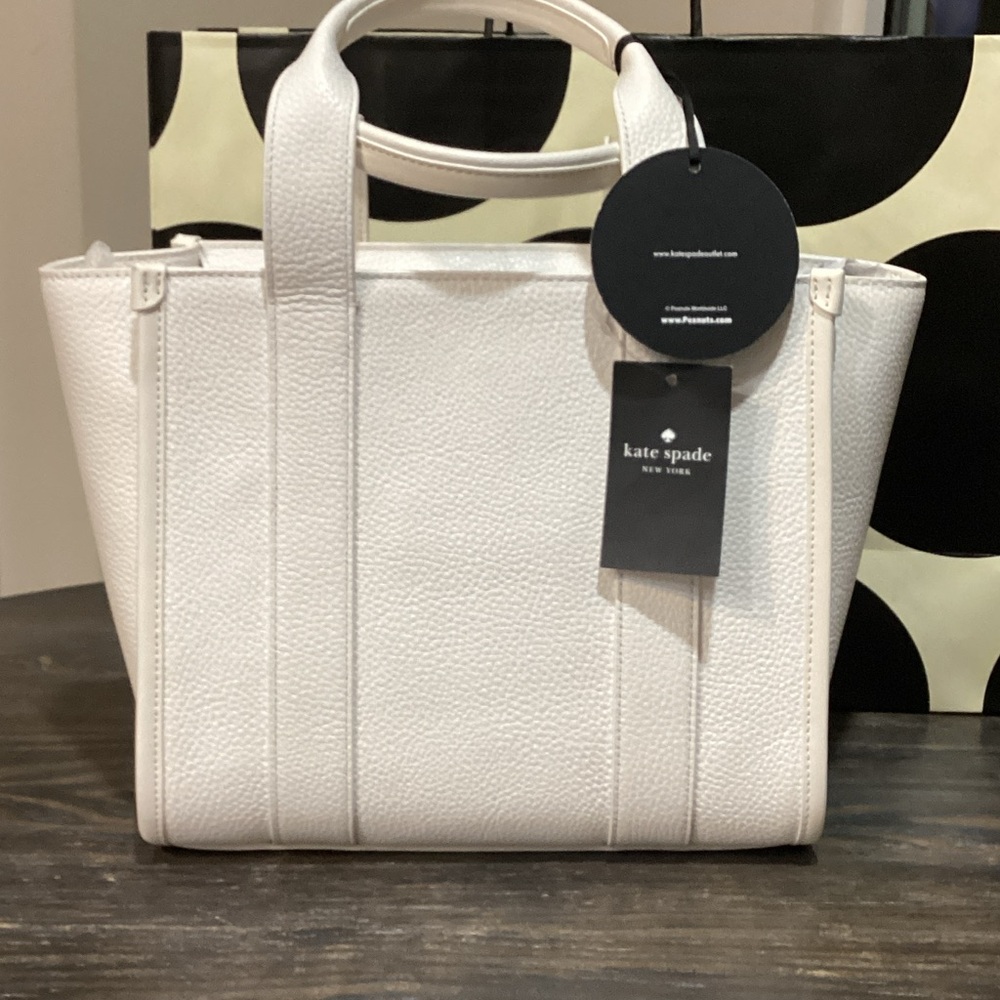 Kate Spade X Peanuts White Snoopy Small Tote NWT - Picture 3 of 15
